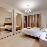 Seafront Lux Inc Pool, Upmarket Area Апартаменты *