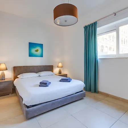 Seafront Lux Inc Pool, Upmarket Area *