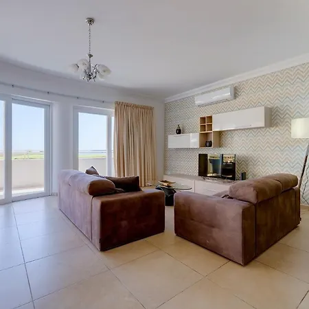 Apartment Seafront Lux Inc Pool, Upmarket Area *