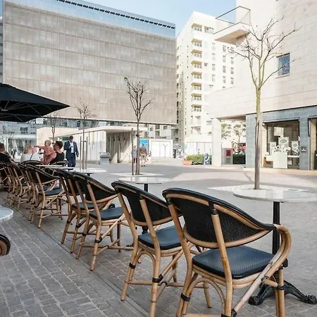 Lejlighed Seafront Lux Inc Pool, Upmarket Area *