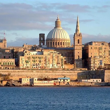 Seafront Lux Inc Pool, Upmarket Area Sliema