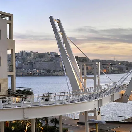 Lejlighed Seafront Lux Inc Pool, Upmarket Area Sliema