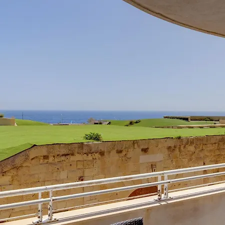 Seafront Lux Inc Pool, Upmarket Area