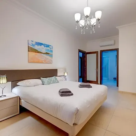 Lejlighed Seafront Lux Inc Pool, Upmarket Area