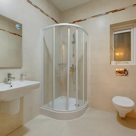 Seafront Lux Inc Pool, Upmarket Area