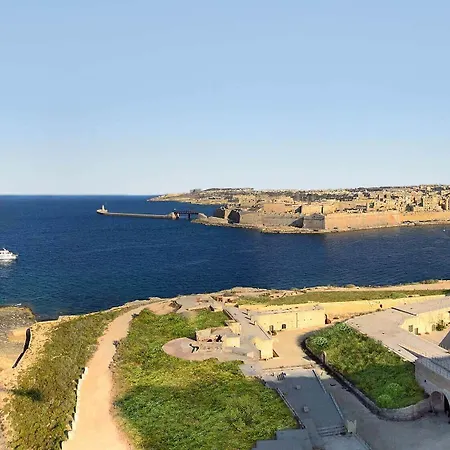 Seafront Lux Inc Pool, Upmarket Area Sliema