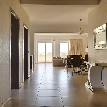 Seafront Lux Inc Pool, Upmarket Area Lejlighed Sliema