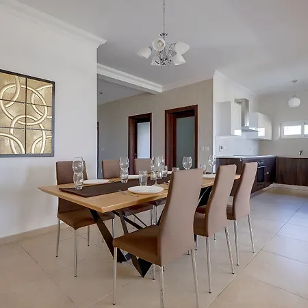 Seafront Lux Inc Pool, Upmarket Area Sliema