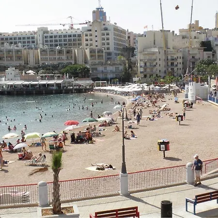 Seafront Lux Inc Pool, Upmarket Area Apartment *