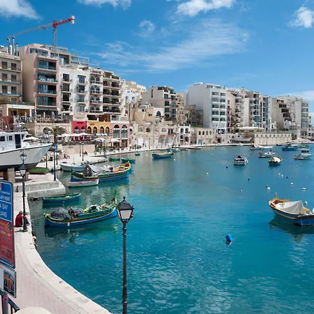 Seafront Lux Inc Pool, Upmarket Area Lejlighed Sliema
