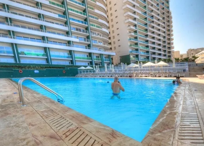 Apartment Seafront Lux Inc Pool, Upmarket Area Sliema