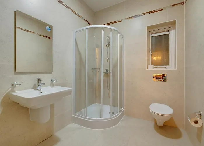 Apartment Seafront Lux Inc Pool, Upmarket Area