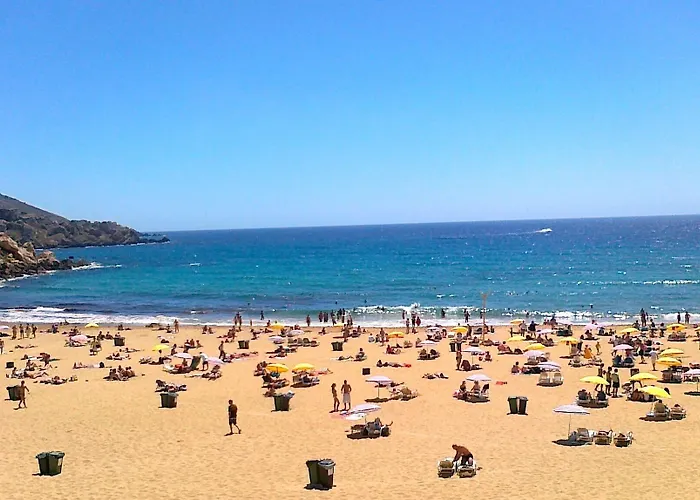 Seafront Lux Inc Pool, Upmarket Area Apartment *