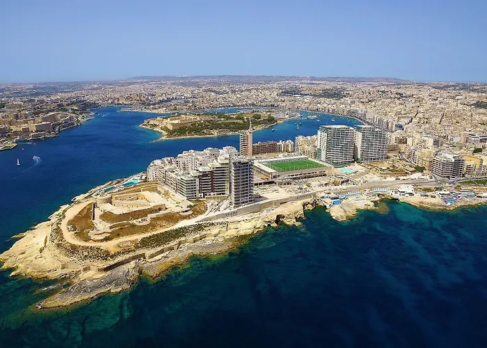Seafront Lux Inc Pool, Upmarket Area Apartment Sliema