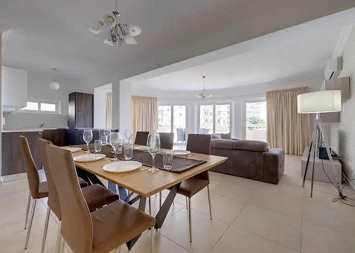 Seafront Lux Inc Pool, Upmarket Area Sliema