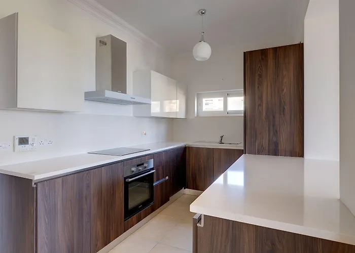 Apartment Seafront Lux Inc Pool, Upmarket Area