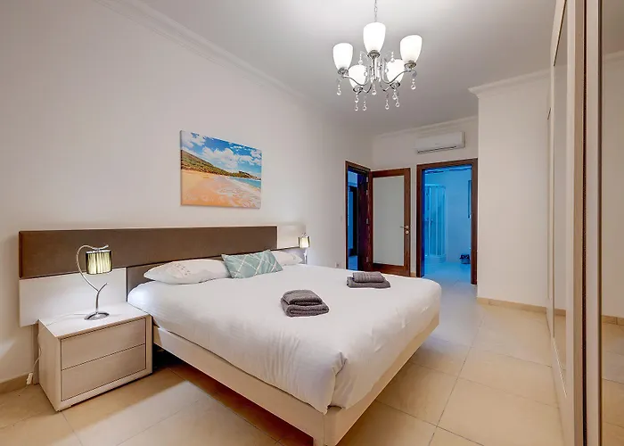 Seafront Lux Inc Pool, Upmarket Area *